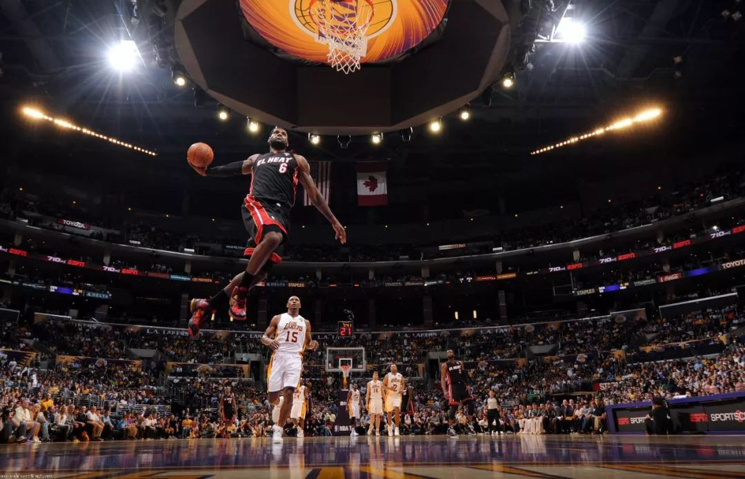 “互聯(lián)網(wǎng)+體育”場(chǎng)景是關(guān)鍵 看動(dòng)因體育、NBA、Keep如何連接線上與線下丨體育經(jīng)理人